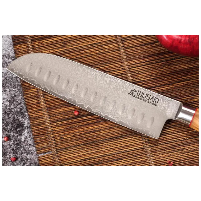 Couteau Santoku Wusaki Damas 10Cr 17 cm en acier damas et manche en olivier